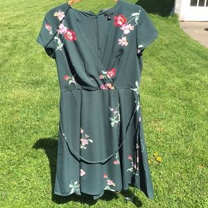 NWOT Ann Taylor dress 4P